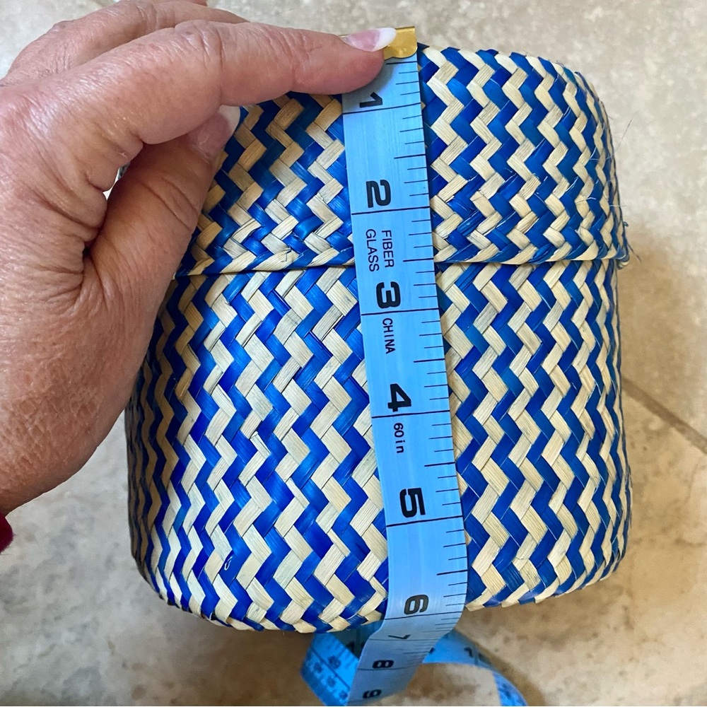 🆕 Handmade Lidded Palm Leaf Basket - Picture 8 of 10